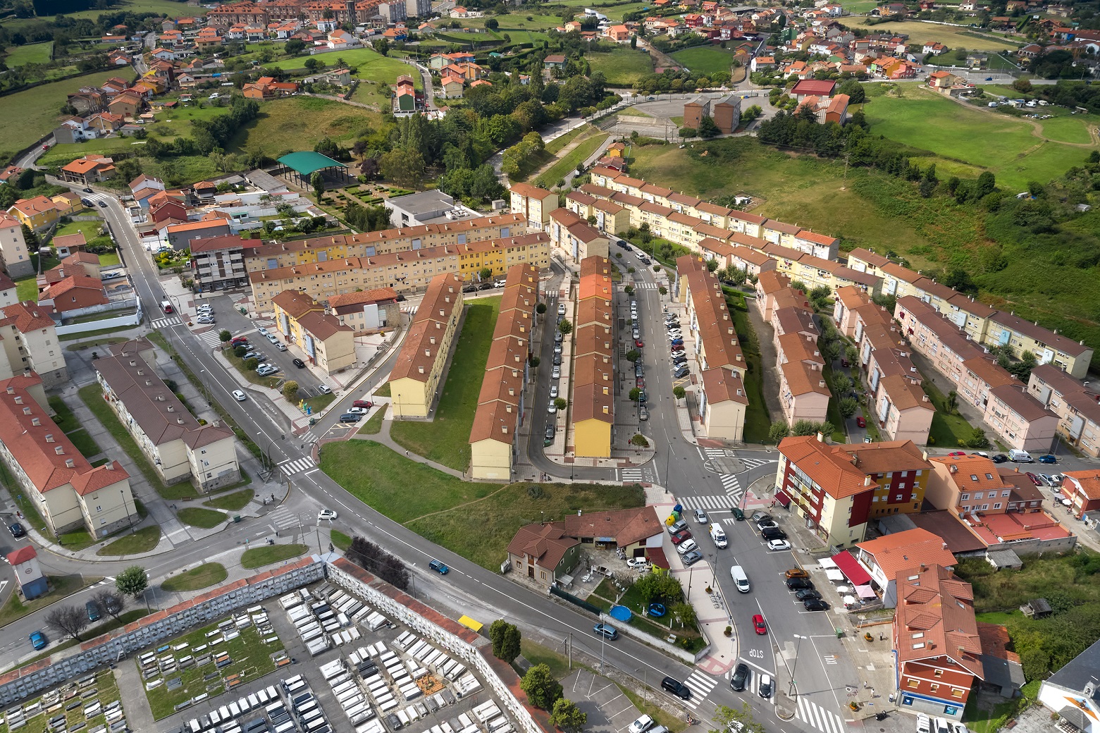 El Ayuntamiento estudiará cómo mejorar la accesibilidad del barrio de La Pedrisca, en La Carriona